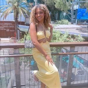 Meet your Posher, Tia